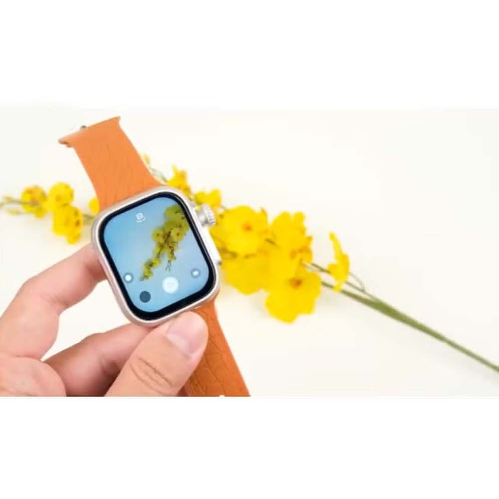 ST13 Smart Watch: 2.2" full-screen, 4G SIM support, 3 straps & wireless charger. Elegant gold design for ladies & gents. Image